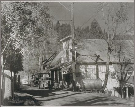 Black and white picture of main street in Alleghany
